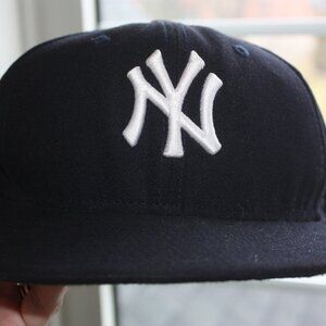 Yankees - New Era 59FIFTY Blue Ball Cap  Size 7 1/4 MLB